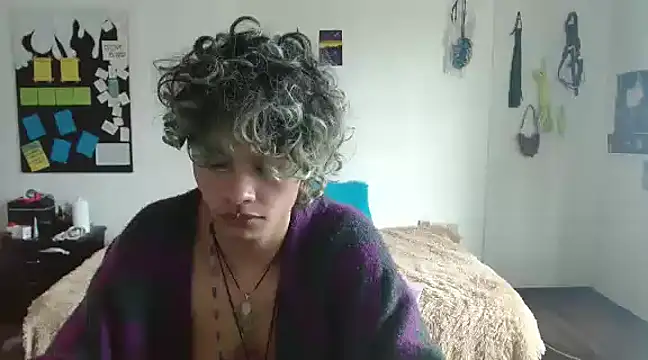 Snapshot of fenixmfx19 chatting on 01/07/25, 06:03 fenixmfx19 online show from 01/07/25, 06:03