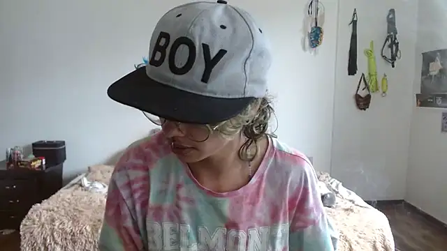 fenixmfx19 online show from 02/21/25, 06:04