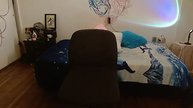 fenixmfx19 online show from 03/17/25, 07:04