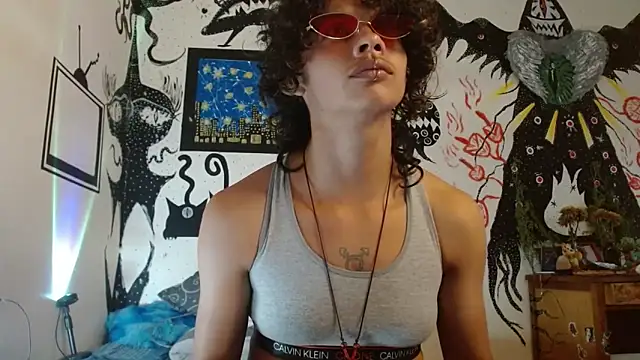 Snapshot of fenixmfx19 chatting on 10/06/25, 09:12 fenixmfx19 online show from 10/06/25, 09:12