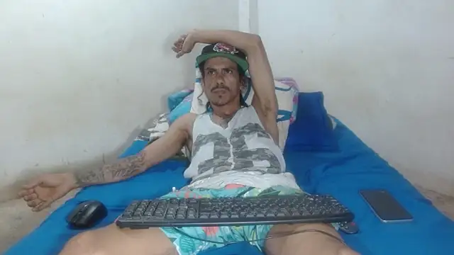 Snapshot of damian_bottom_bigcock chatting on 10/29/25, 11:17 damian bottom bigcock online show from 10/29/25, 11:17