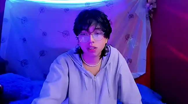 Snapshot of AnggelONfiree chatting on 12/04/24, 07:17 AnggelONfiree online show from 12/04/24, 07:17