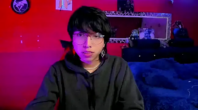 Snapshot of AnggelONfiree chatting on 12/17/24, 10:22 AnggelONfiree online show from 12/17/24, 10:22