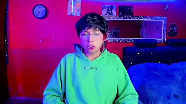 Snapshot of AnggelONfiree chatting on 03/12/25, 05:02 AnggelONfiree online show from 03/12/25, 05:02