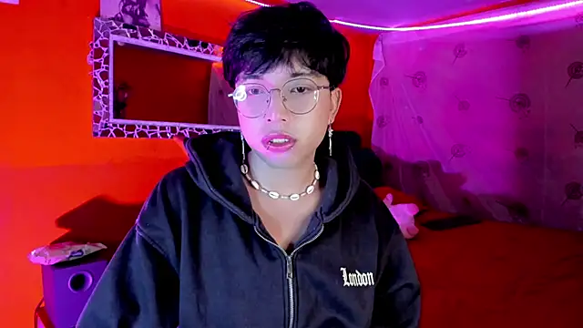 Snapshot of AnggelONfiree chatting on 10/09/25, 04:21 AnggelONfiree online show from 10/09/25, 04:21