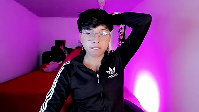 Snapshot of AnggelONfiree chatting on 10/31/25, 12:11 AnggelONfiree online show from 10/31/25, 12:11