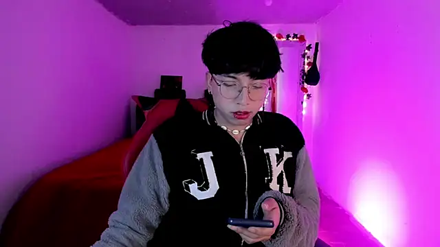 Snapshot of AnggelONfiree chatting on 11/12/25, 03:40 AnggelONfiree online show from 11/12/25, 03:40