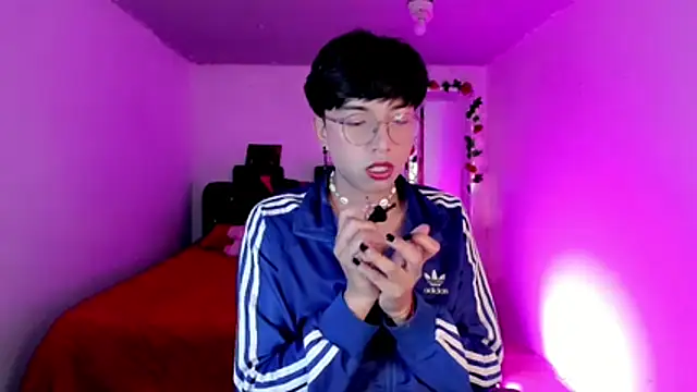 Snapshot of AnggelONfiree chatting on 11/25/25, 01:55 AnggelONfiree online show from 11/25/25, 01:55