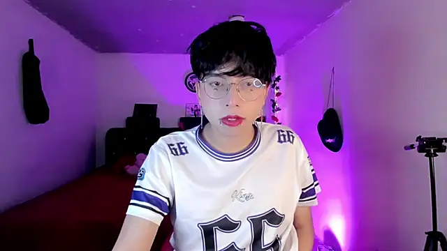 Snapshot of AnggelONfiree chatting on 01/18/26, 04:05 AnggelONfiree online show from 01/18/26, 04:05