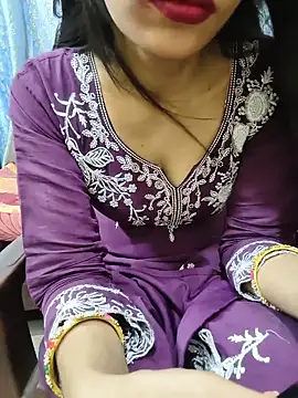 Snapshot of priya_sharma02 chatting on 05/31/26, 11:17 priya sharma02 online show from 05/31/26, 11:17