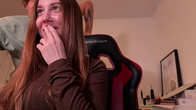 Snapshot of oypo chatting on 10/17/25, 05:15 oypo online show from 10/17/25, 05:15