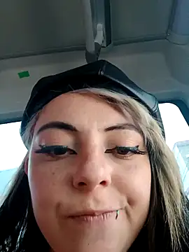 madelaine- online show from 01/05/25, 09:14