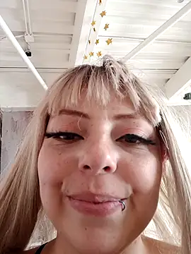 madelaine- online show from 02/10/25, 08:21