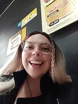 madelaine- online show from 05/04/26, 06:59