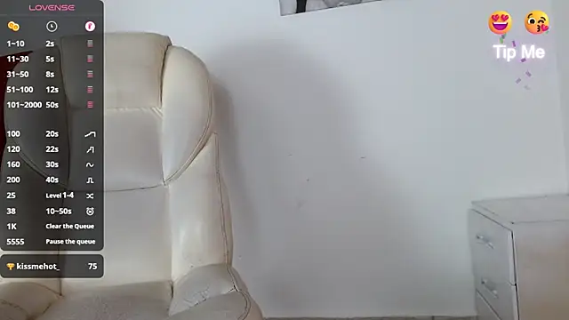 Snapshot of tonibelmont chatting on 02/15/25, 09:48 tonibelmont online show from 02/15/25, 09:48