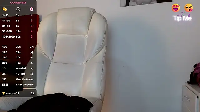 Snapshot of tonibelmont chatting on 02/19/25, 09:25 tonibelmont online show from 02/19/25, 09:25