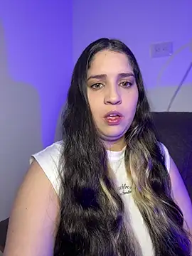 Snapshot of valentina_jonnes1 chatting on 11/07/25, 06:35 valentina jonnes1 online show from 11/07/25, 06:35