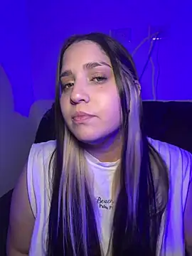 Snapshot of valentina_jonnes1 chatting on 03/24/26, 05:23 valentina jonnes1 online show from 03/24/26, 05:23