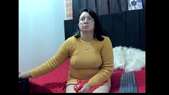 Evaaross 2345 online show from 12/17/24, 12:11