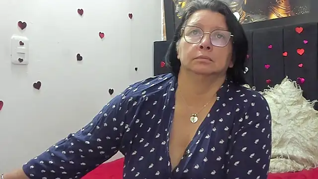 Evaaross 2345 online show from 04/24/26, 03:25