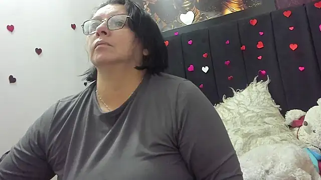 Evaaross 2345 online show from 05/16/26, 04:28