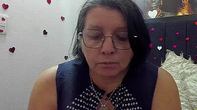 Snapshot of Evaaross_2345 chatting on 05/19/26, 08:15 Evaaross 2345 online show from 05/19/26, 08:15