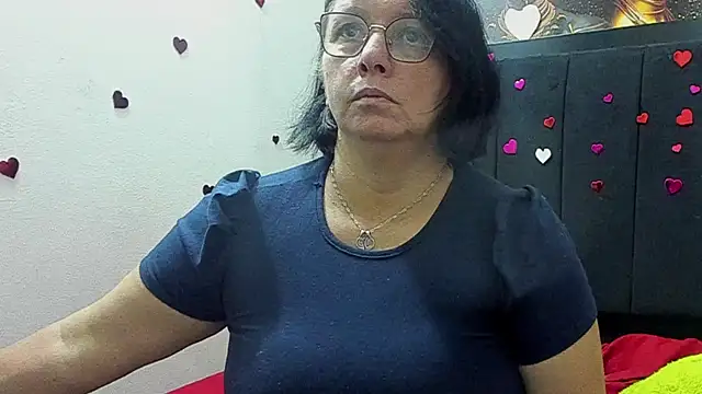 Snapshot of Evaaross_2345 chatting on 05/21/26, 10:55 Evaaross 2345 online show from 05/21/26, 10:55