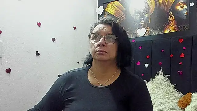 Snapshot of Evaaross_2345 chatting on 05/29/26, 02:26 Evaaross 2345 online show from 05/29/26, 02:26