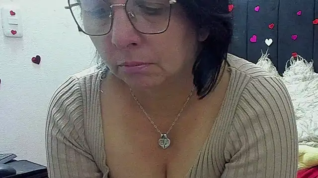 Snapshot of Evaaross_2345 chatting on 05/30/26, 01:19 Evaaross 2345 online show from 05/30/26, 01:19