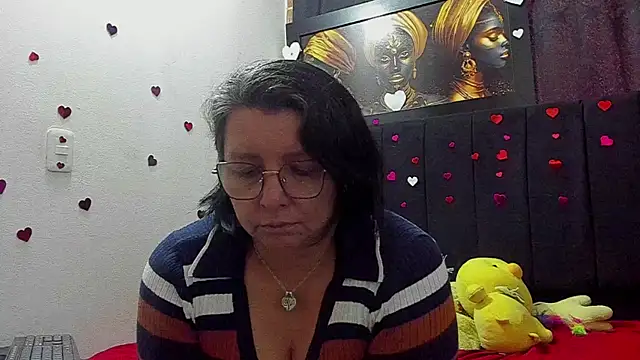 Snapshot of Evaaross_2345 chatting on 06/09/26, 02:17 Evaaross 2345 online show from 06/09/26, 02:17