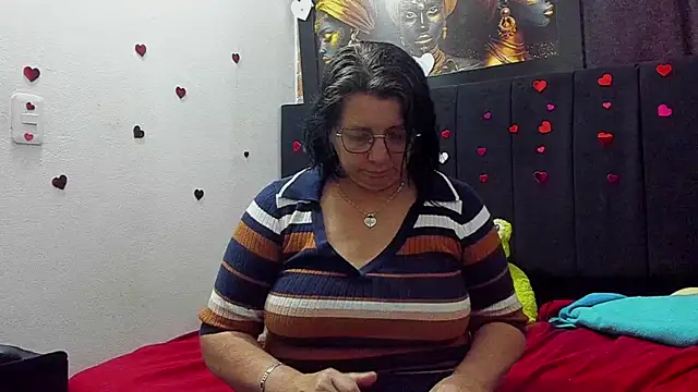 Snapshot of Evaaross_2345 chatting on 06/19/26, 08:12 Evaaross 2345 online show from 06/19/26, 08:12