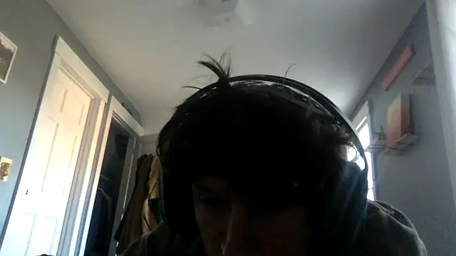 Snapshot of KittingGrappler chatting on 11/19/25, 07:14 KittingGrappler online show from 11/19/25, 07:14