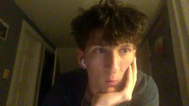 Snapshot of KittingGrappler chatting on 02/14/26, 05:04 KittingGrappler online show from 02/14/26, 05:04