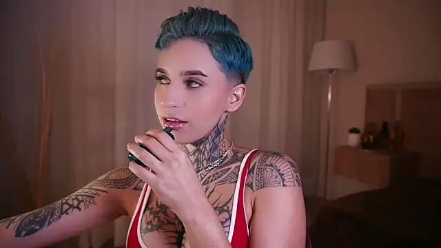 Snapshot of AliceShazaham_ chatting on 01/12/25, 10:02 AliceShazaham online show from 01/12/25, 10:02