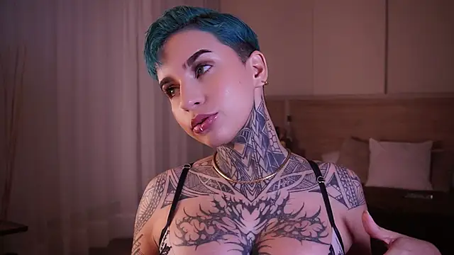 Snapshot of AliceShazaham_ chatting on 01/20/25, 02:32 AliceShazaham online show from 01/20/25, 02:32