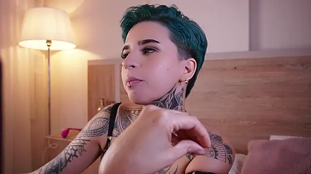 Snapshot of AliceShazaham_ chatting on 02/07/25, 09:16 AliceShazaham online show from 02/07/25, 09:16