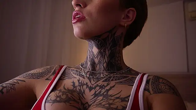 Snapshot of AliceShazaham_ chatting on 03/05/25, 06:12 AliceShazaham online show from 03/05/25, 06:12