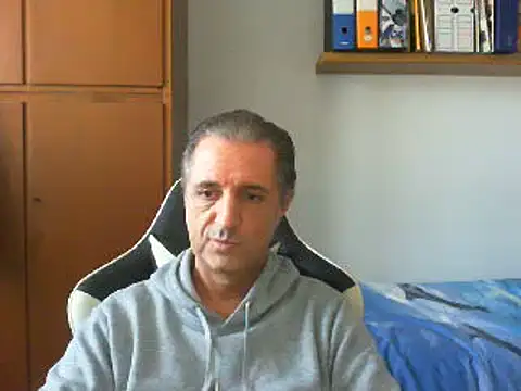 Snapshot of lliuk70mi chatting on 12/23/24, 02:07 lliuk70mi online show from 12/23/24, 02:07