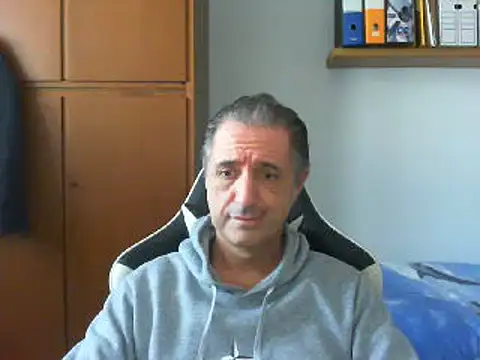 Snapshot of lliuk70mi chatting on 12/30/24, 12:09 lliuk70mi online show from 12/30/24, 12:09