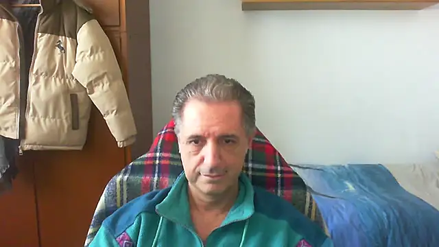 Snapshot of lliuk70mi chatting on 03/31/26, 12:27 lliuk70mi online show from 03/31/26, 12:27