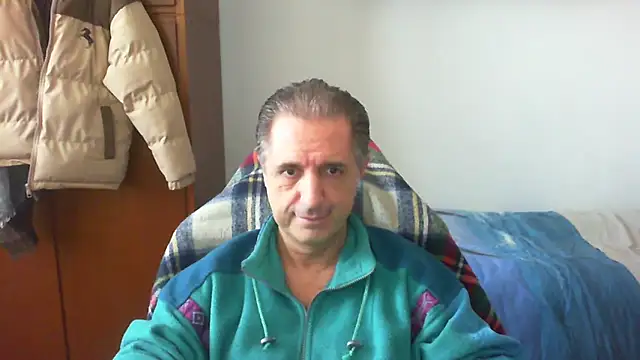 Snapshot of lliuk70mi chatting on 04/04/26, 01:08 lliuk70mi online show from 04/04/26, 01:08