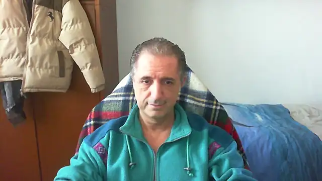 Snapshot of lliuk70mi chatting on 04/05/26, 12:35 lliuk70mi online show from 04/05/26, 12:35