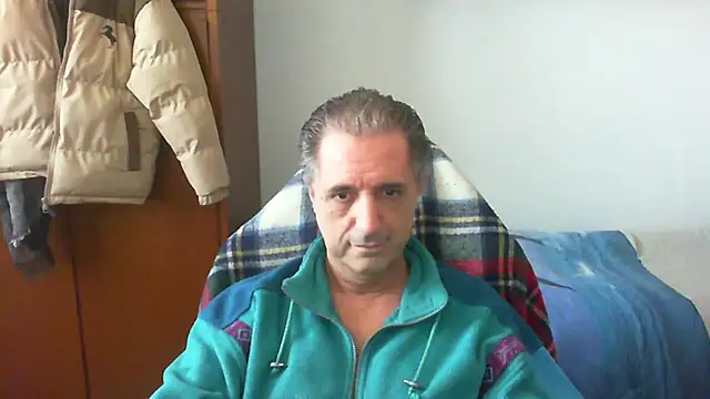Snapshot of lliuk70mi chatting on 04/06/26, 12:39 lliuk70mi online show from 04/06/26, 12:39