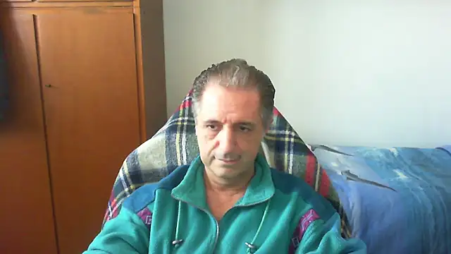 Snapshot of lliuk70mi chatting on 04/09/26, 12:43 lliuk70mi online show from 04/09/26, 12:43
