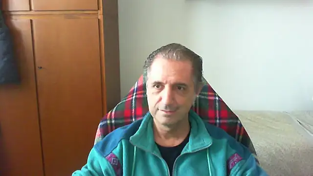 Snapshot of lliuk70mi chatting on 04/22/26, 01:34 lliuk70mi online show from 04/22/26, 01:34