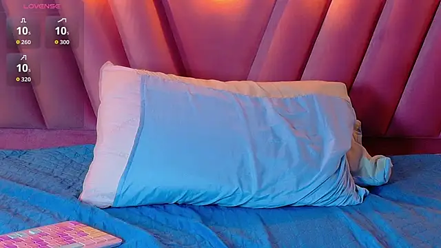 littleebonymommy online show from 10/24/25, 08:11