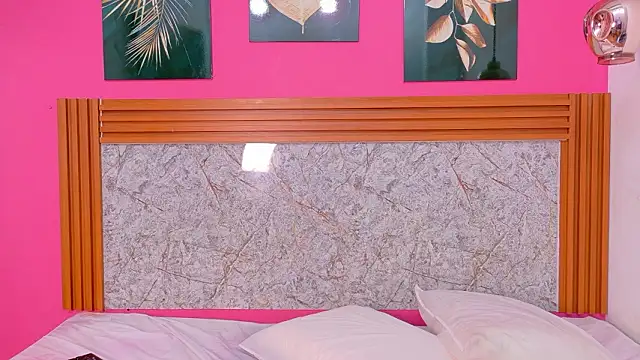 Snapshot of littleebonymommy chatting on 03/08/26, 08:01 littleebonymommy online show from 03/08/26, 08:01