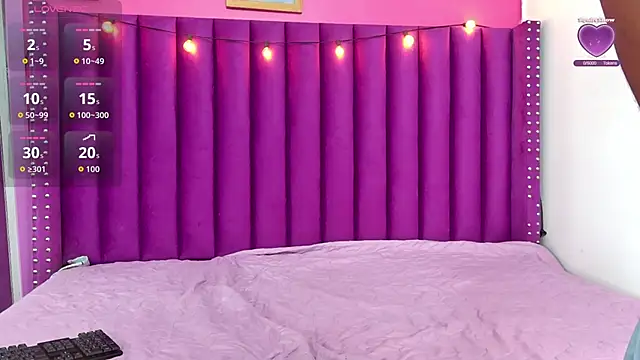 Snapshot of littleebonymommy chatting on 03/16/26, 07:51 littleebonymommy online show from 03/16/26, 07:51