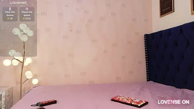 Snapshot of littleebonymommy chatting on 03/24/26, 02:38 littleebonymommy online show from 03/24/26, 02:38