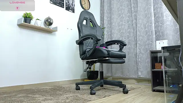 SophieBaker   online show from 06/14/26, 03:41